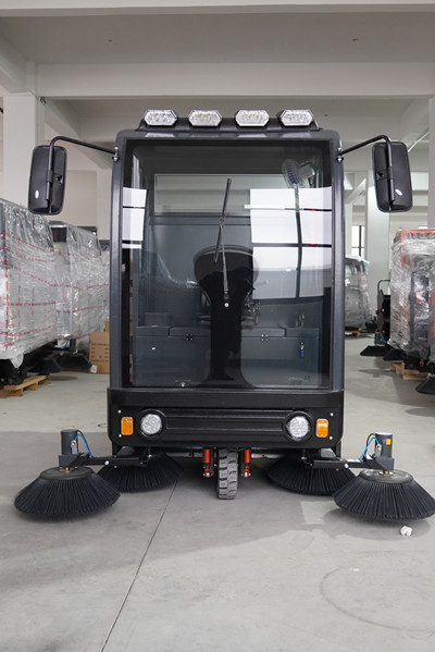 榮事達(dá)CAR200駕駛式掃地車(chē) 榮事達(dá)CAR200駕駛式掃地機(jī).jpg