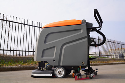 手推式洗地機(jī)在充電時需要注意些什么? 手推式洗地機(jī)在充電時需要注意些什么?.jpg