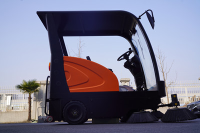 人工清潔逐漸被榮事達(dá)掃地機(jī)取代 人工清潔逐漸被榮事達(dá)掃地機(jī)取代.jpg